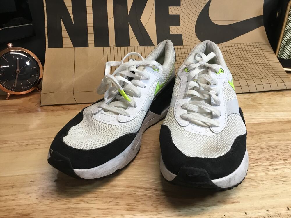 Nike Air Max System Men's 9.5 White Lace Up Low Top Athletic Running Sneakers
